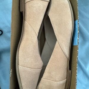 Women's Tan Suede Flats